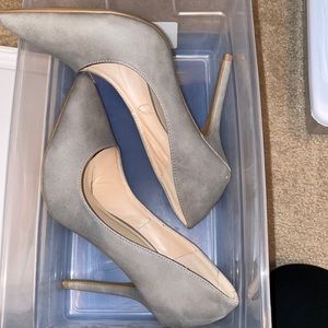 Size 8 woman’s heels gray